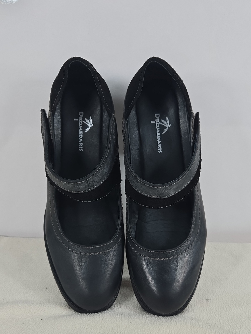 Dromedaris Black Mary Jane Heels with Strap - Picture 6 of 11